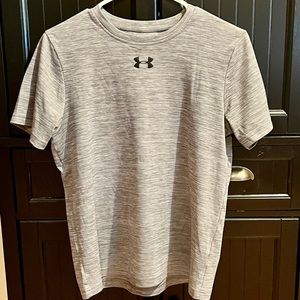 Boy’s Under Armour Heat Gear T-shirt, Large, Gray
